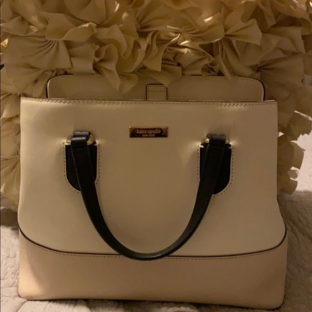 Kate Spade handbag. Excellent condition. Like new.